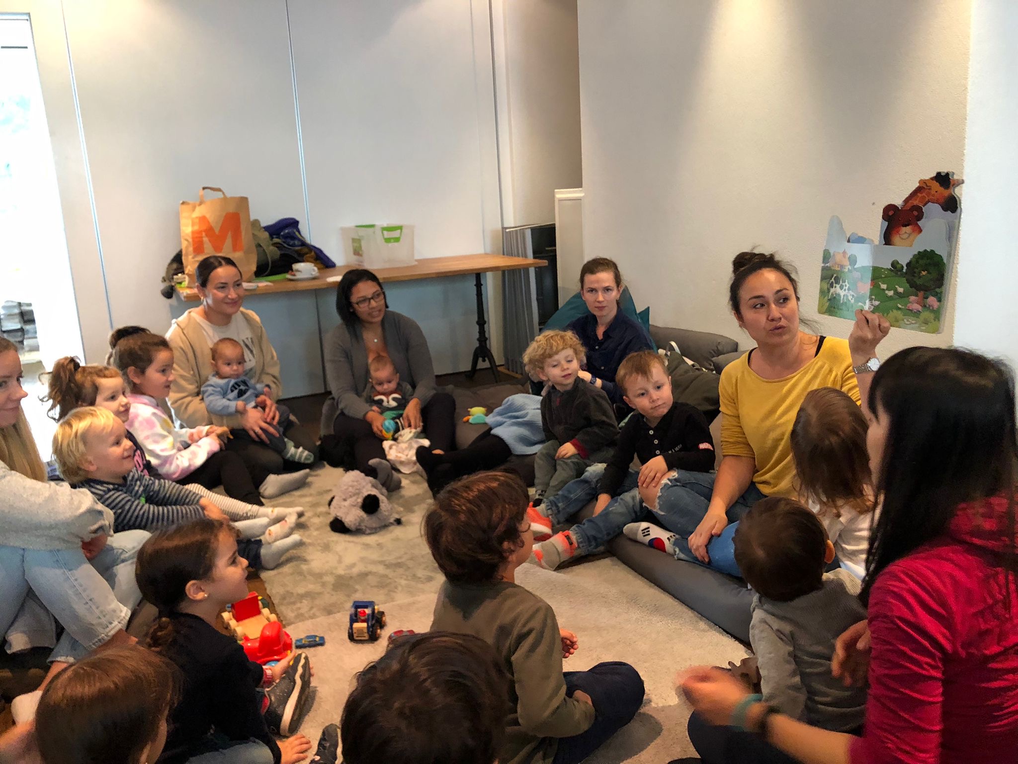 Woechentliches Eltern und Kind Treffen.JPG